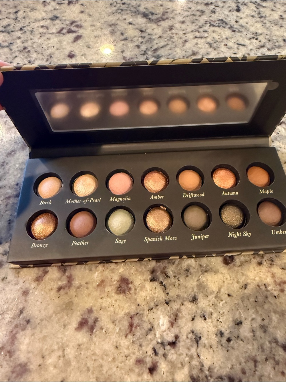Laura Geller Eyeshadow Palette — Bronze, Peach, Sage, Gold & Taupe Shades
